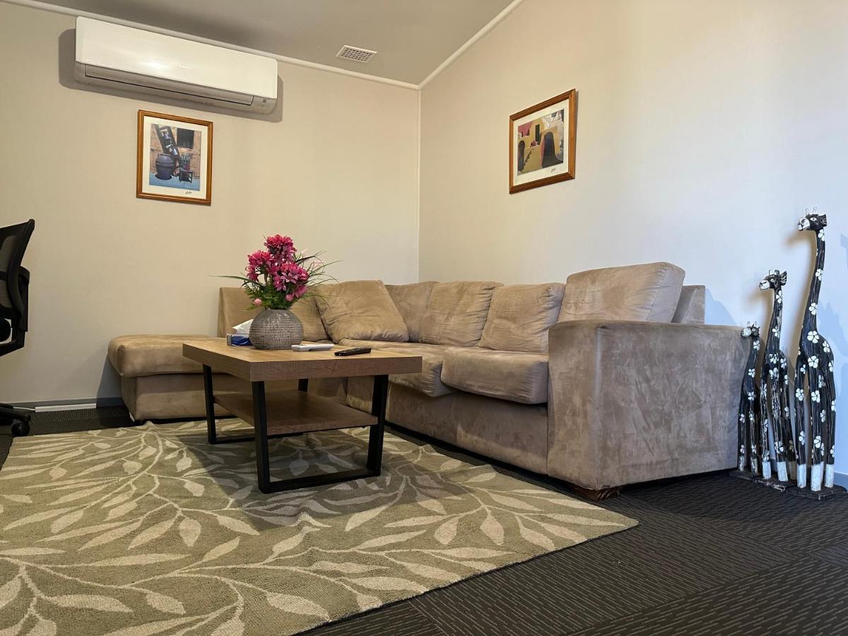 Copper City Motel Cobar Ngoại thất bức ảnh