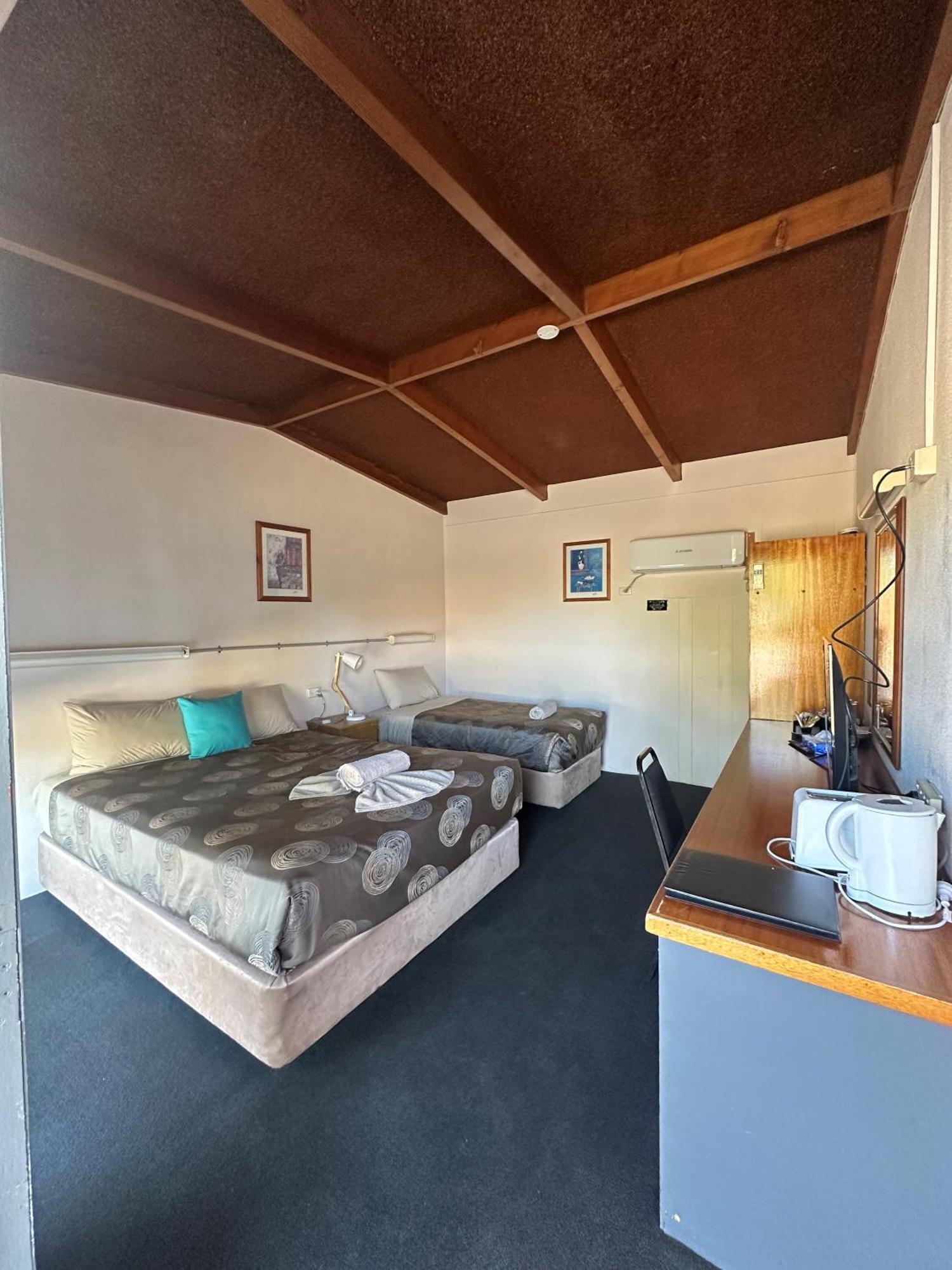Copper City Motel Cobar Ngoại thất bức ảnh