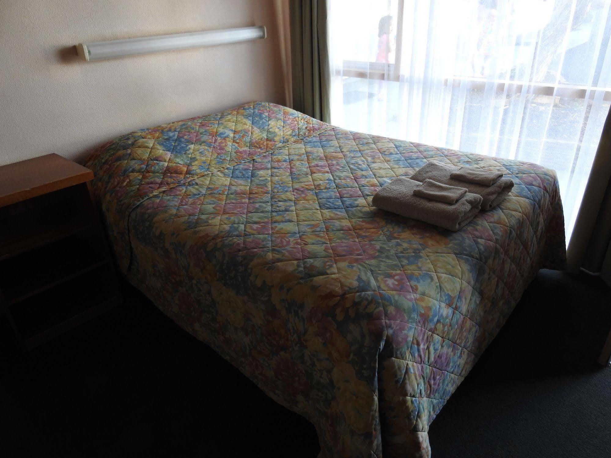 Copper City Motel Cobar Ngoại thất bức ảnh