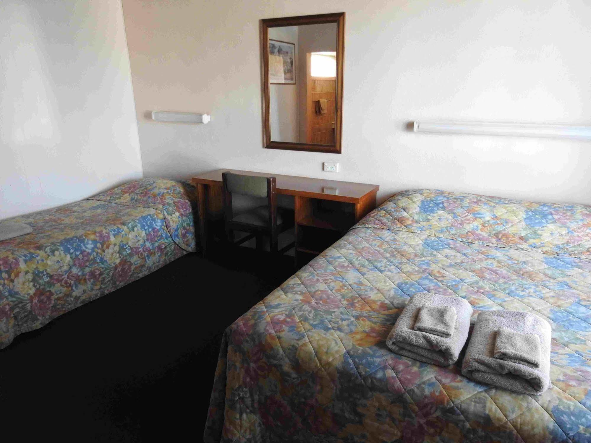 Copper City Motel Cobar Ngoại thất bức ảnh
