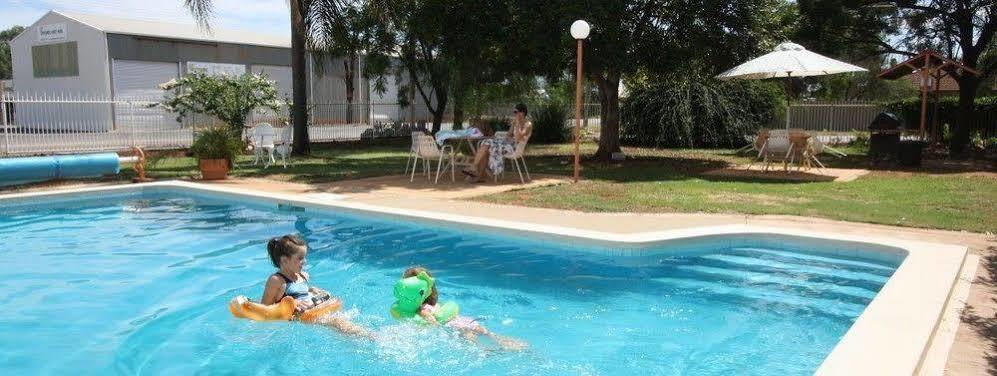 Copper City Motel Cobar Ngoại thất bức ảnh