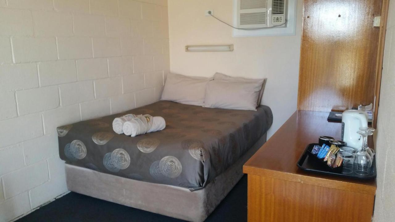 Copper City Motel Cobar Ngoại thất bức ảnh